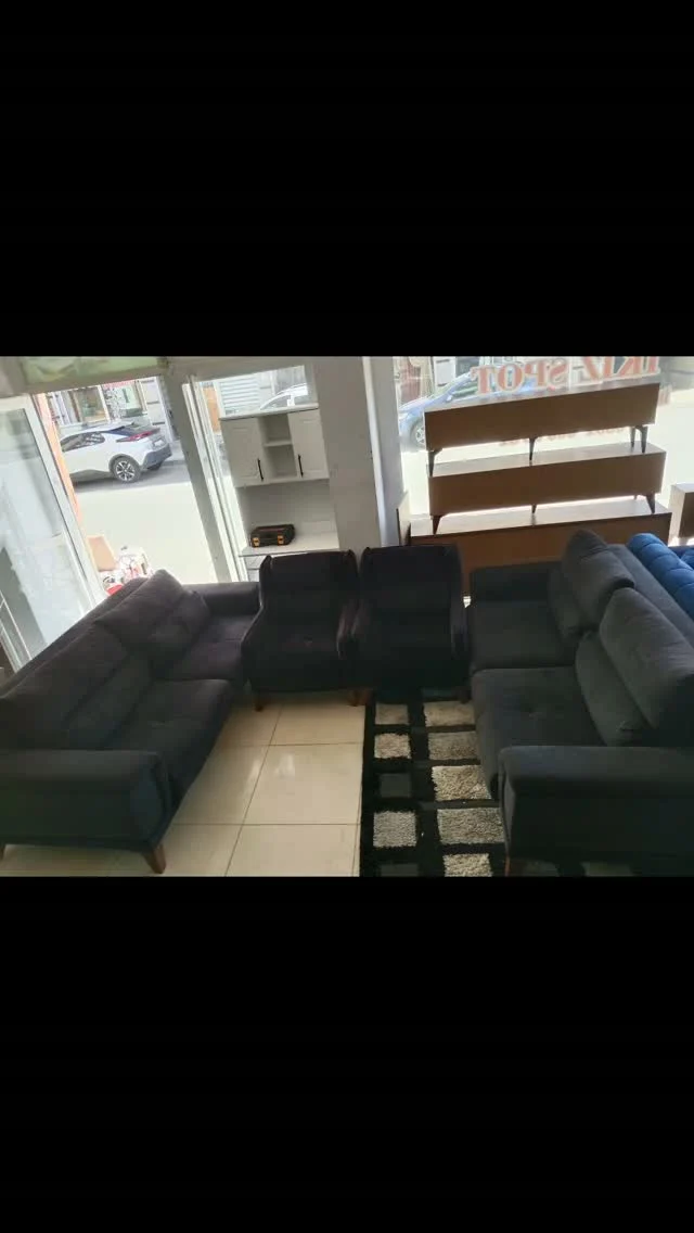 Siyah, sıfırdan farksız koltuk takımı